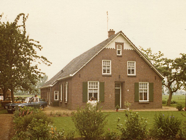 De Hutte (Rutgers), Schooldijk 2, Lintelo